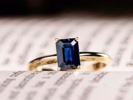 The Grace - Emerald Cut Blue Sapphire Engagement Ring Fashion