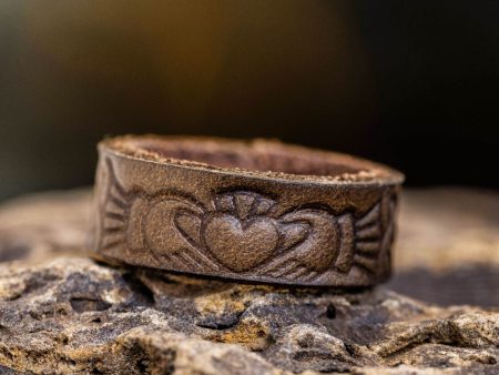 Claddagh Leather Ring | Dark Olive Sale